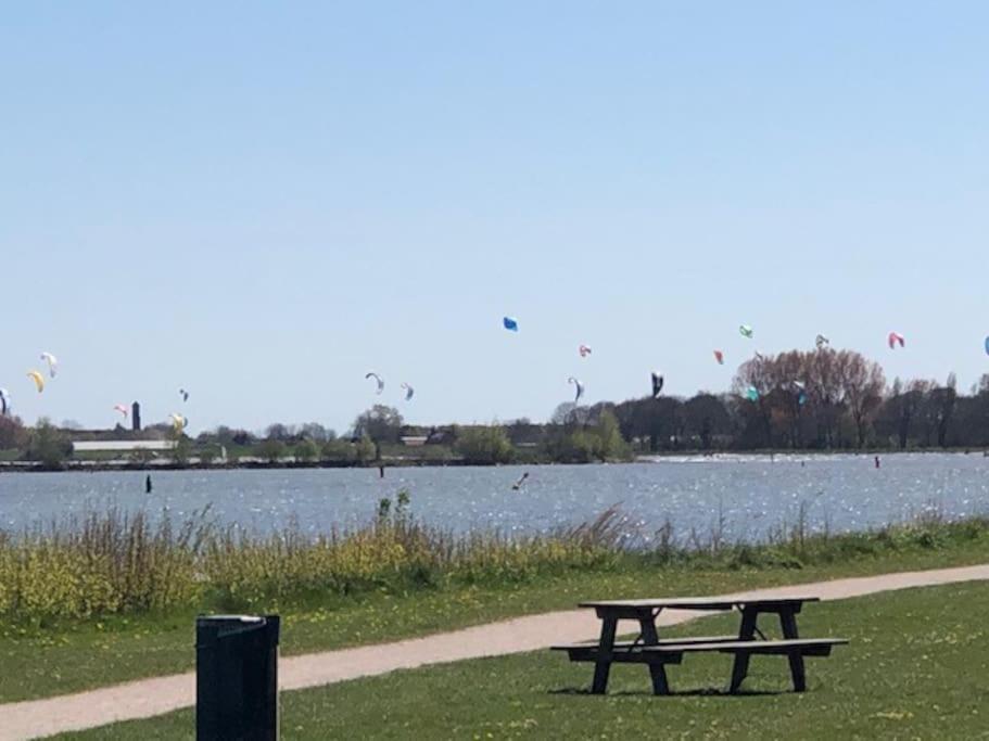 Вілла Gezellige Pipo Met Grote Schommel Aan Het Water Медемблік Екстер'єр фото