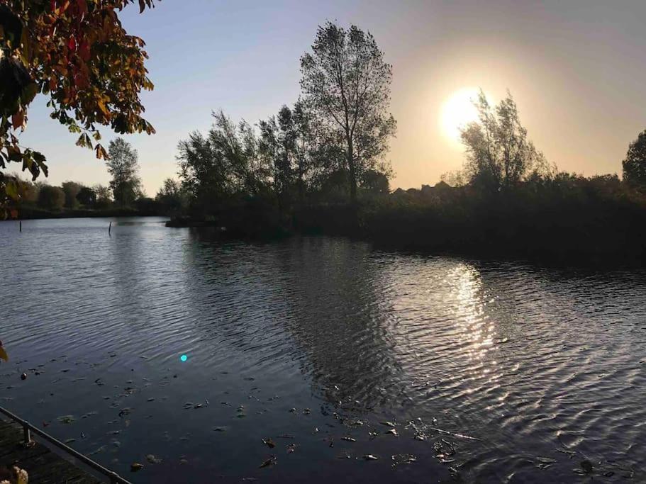 Вілла Gezellige Pipo Met Grote Schommel Aan Het Water Медемблік Екстер'єр фото